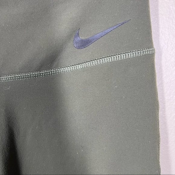 Nike Dri Fit Women’s Olive Green Compression Crop Workout Leggings Size XS - Picture 4 of 8